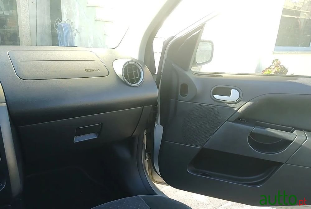 2005' Ford Fiesta 1.4 Tdci photo #5