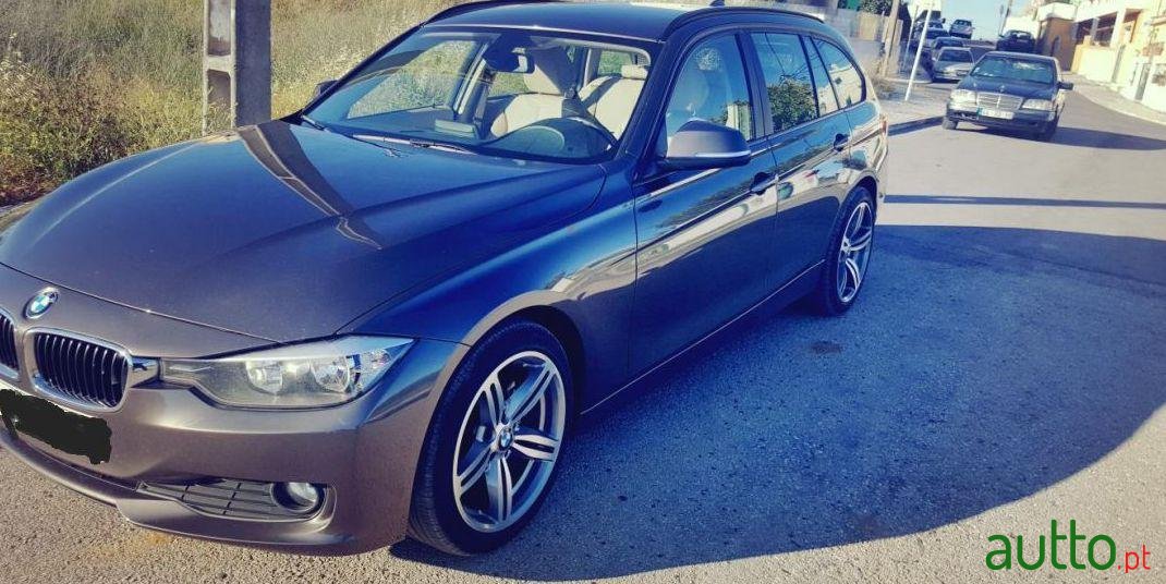 2013' BMW 318 Sport Packet photo #2