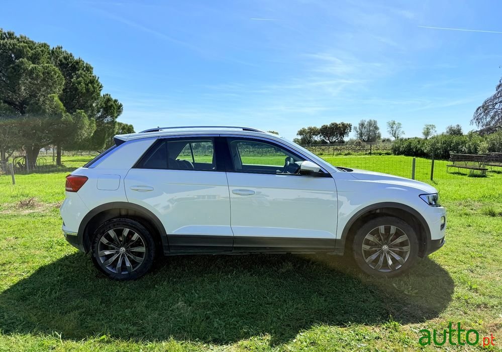2019' Volkswagen T-Roc 1.0 Tsi photo #4