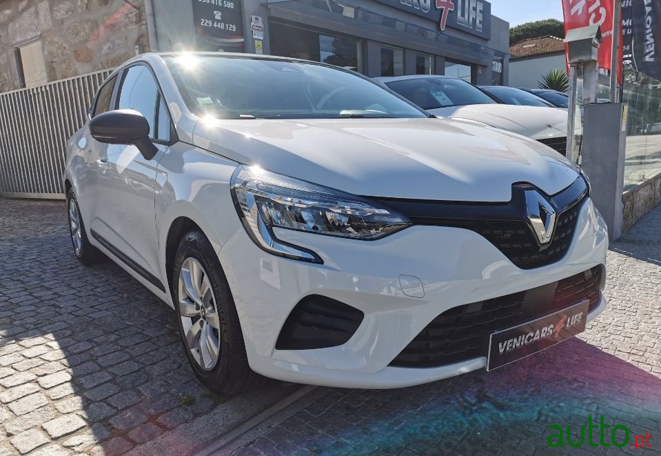 2020' Renault Clio photo #2