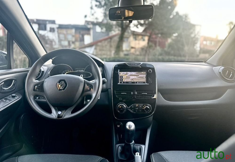 2013' Renault Clio photo #4