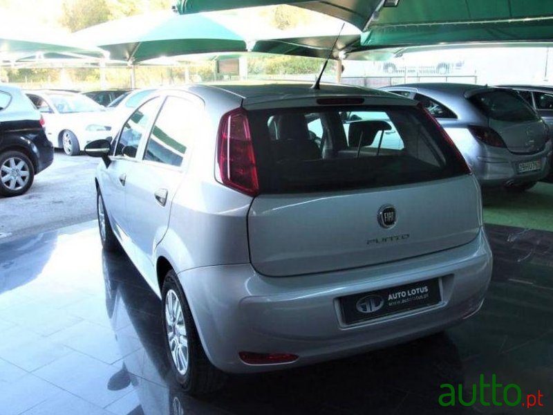 2015' Fiat Punto 1.3 M-Jet 5P 85 Cv photo #2