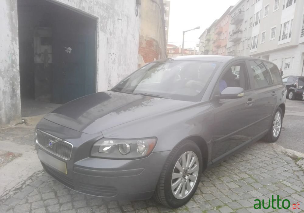 2005' Volvo V50 2.0 D Nível 1 photo #1