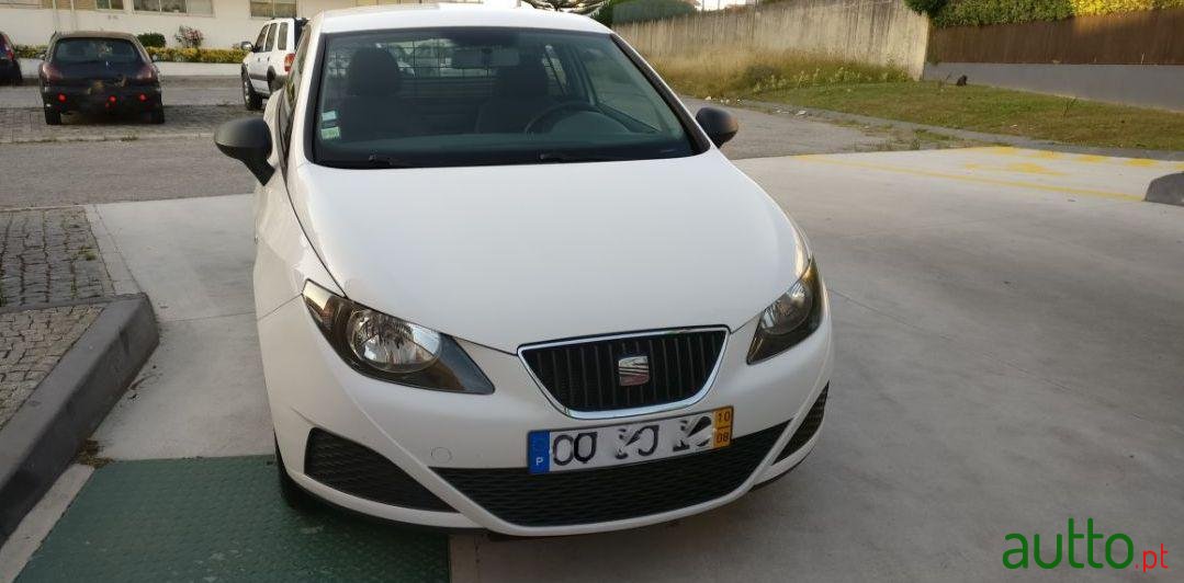 2010' SEAT Ibiza photo #2