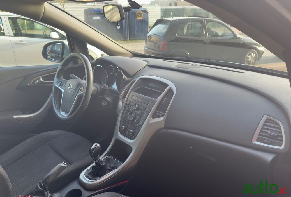 2010' Opel Astra 1.4 Executive J16 photo #4