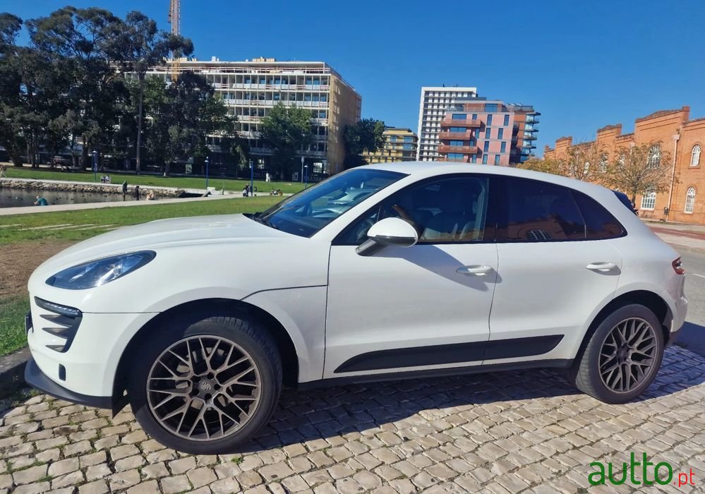 2018' Porsche Macan Standard photo #1