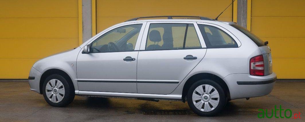 2005' Skoda Fabia Break photo #3