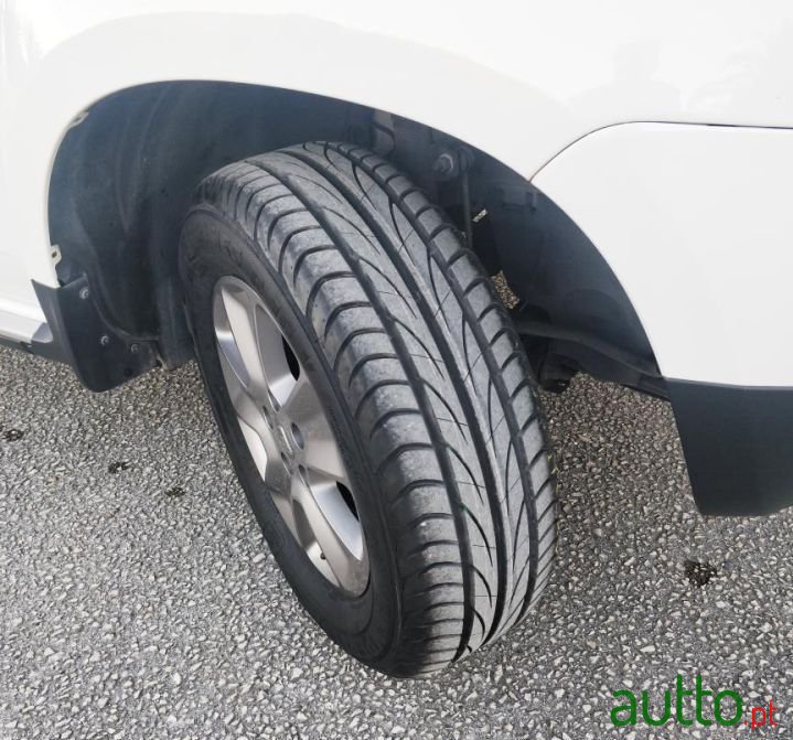 2014' Dacia Duster photo #6