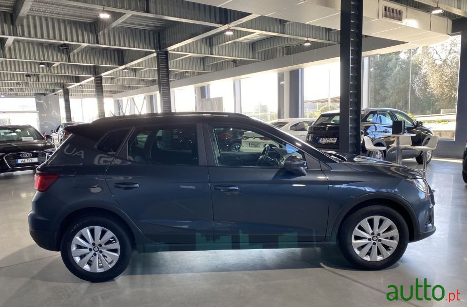 2021' SEAT Arona photo #5