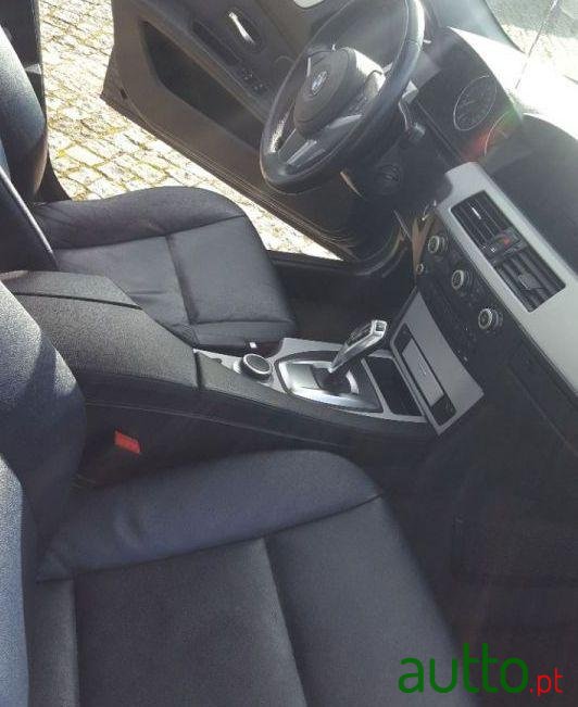 2008' BMW 520 Da Touring photo #1