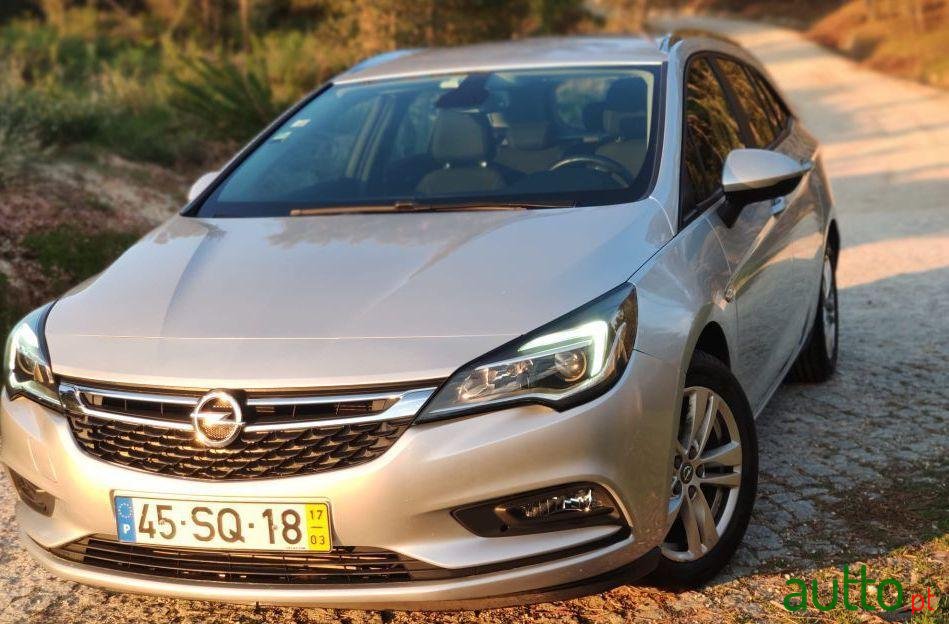2017' Opel Astra Sports Tourer photo #3