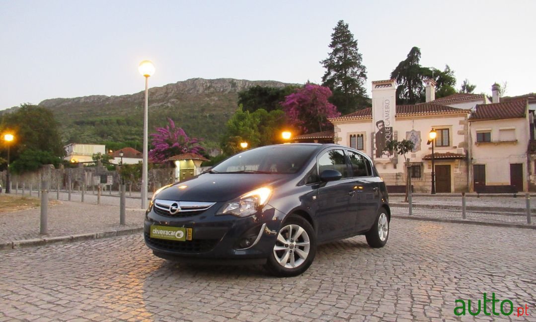 2014' Opel Corsa photo #1