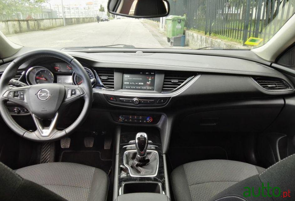 2017' Opel Insignia Sports Tourer photo #1