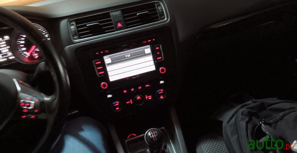 2015' Volkswagen Jetta photo #4