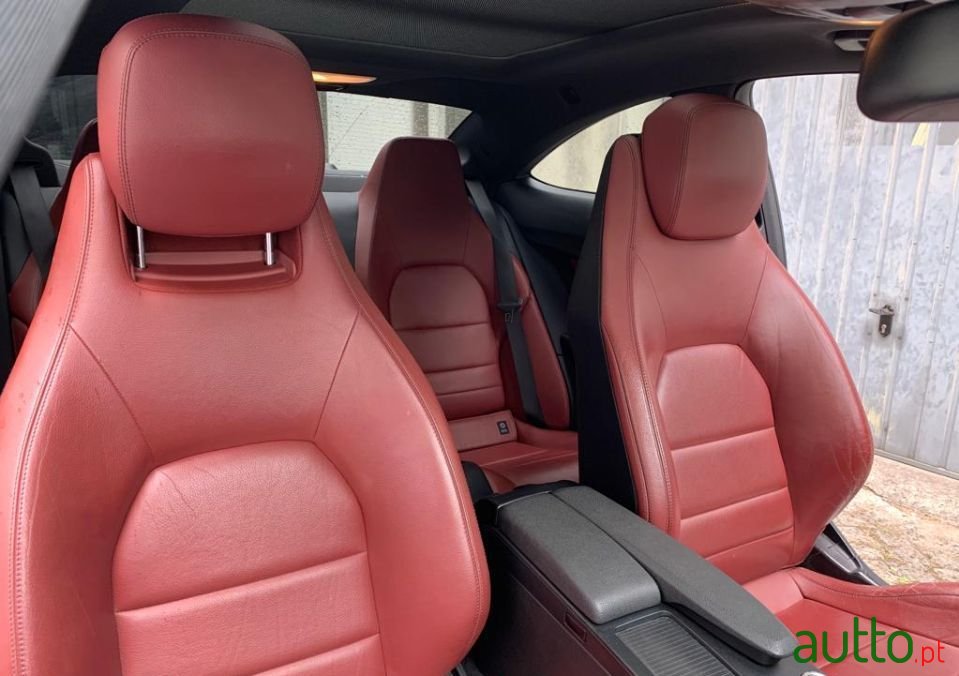 2012' Mercedes-Benz C-250 photo #1