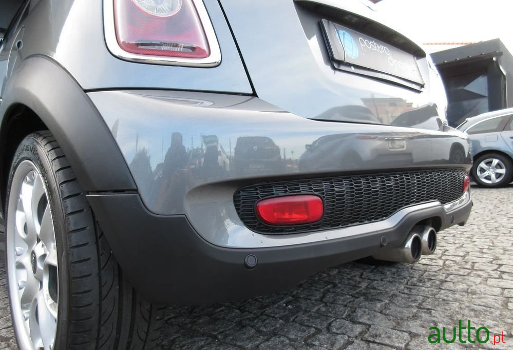 2009' MINI Cabrio Cooper S photo #4