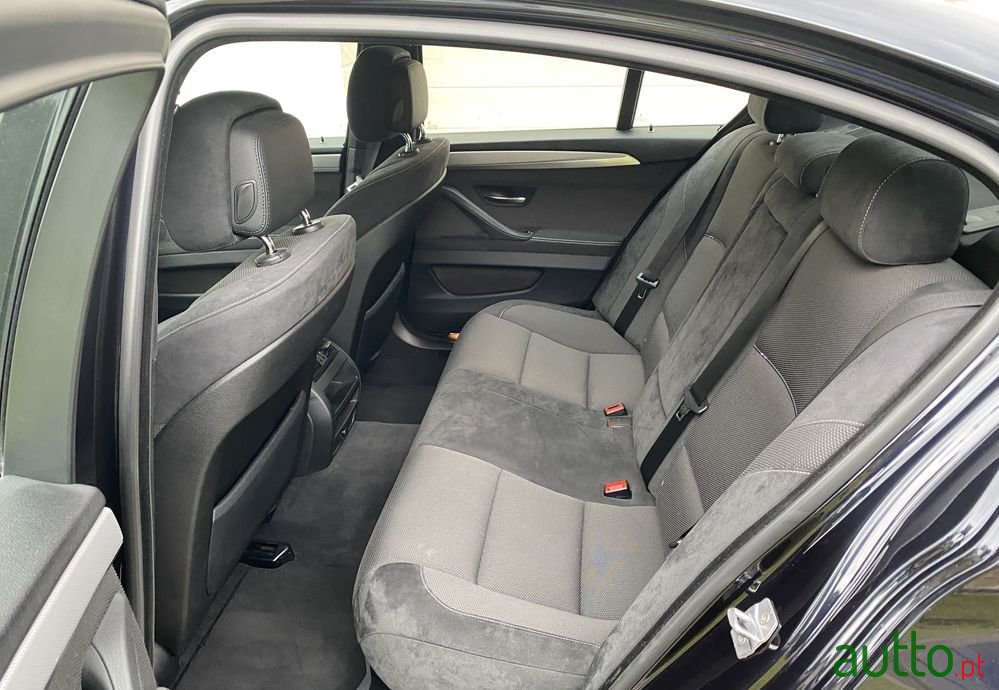 2013' BMW 520 D Pack M Auto photo #6