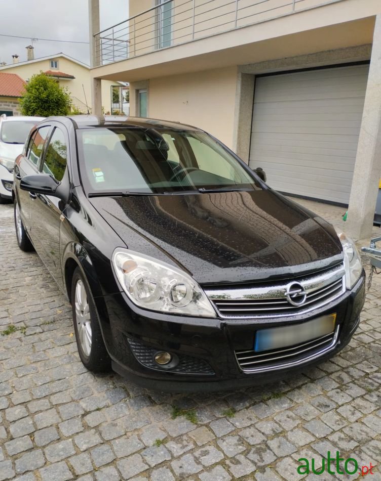 2008' Opel Astra 1.4 Edition photo #2