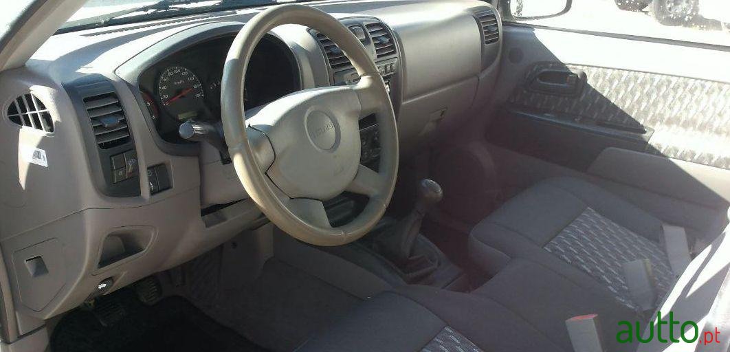 2007' Isuzu D-Max Rodeo 4X4 photo #2