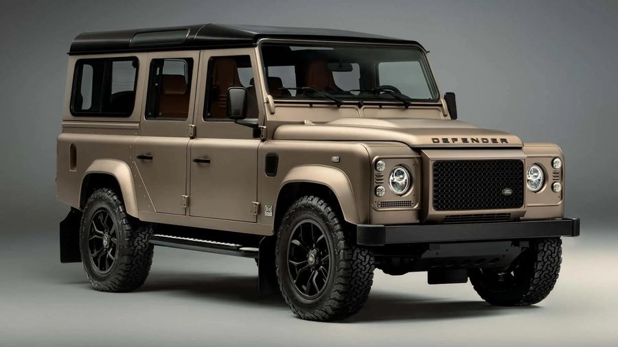 Land Rover Spent 300 Hours Painting a Classic Defender V-8