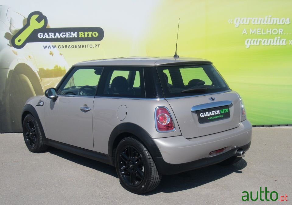 2013' MINI Cooper photo #3