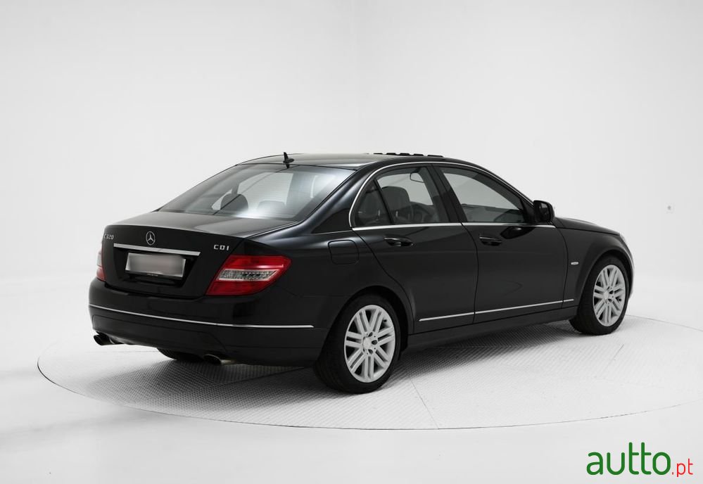 2008' Mercedes-Benz Classe C photo #4
