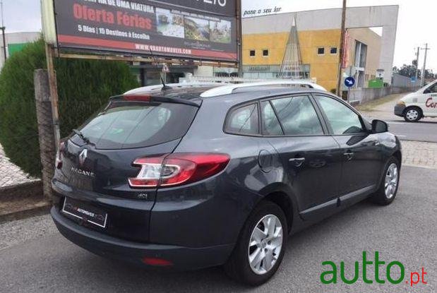 2012' Renault Megane Sport Tourer photo #1