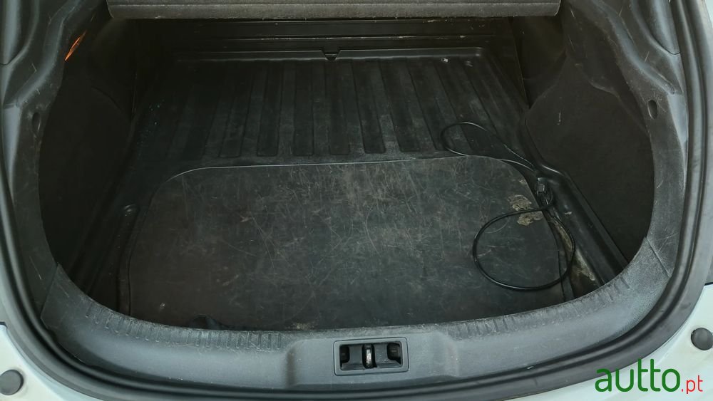 2014' Renault Megane Coupe photo #4