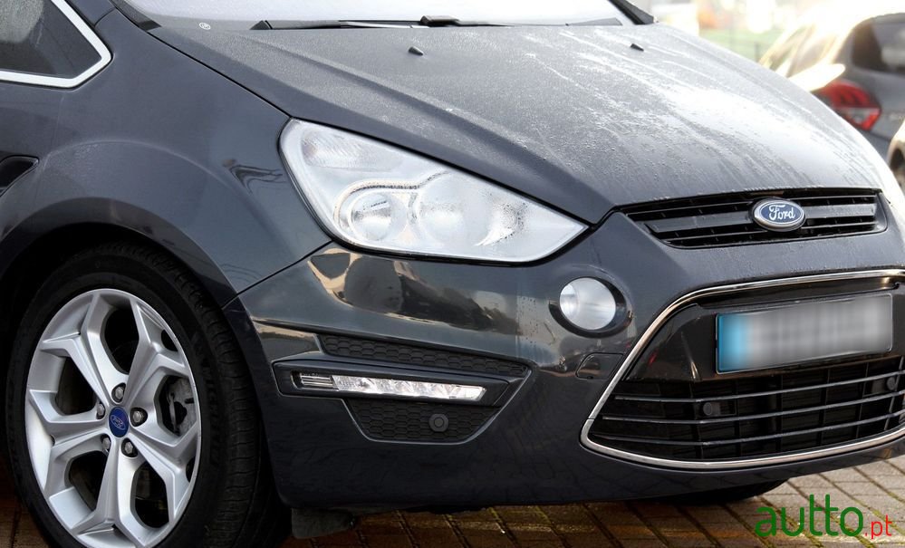 2013' Ford S-Max photo #2