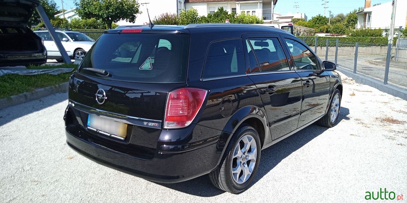 2006' Opel Astra Caravan photo #6