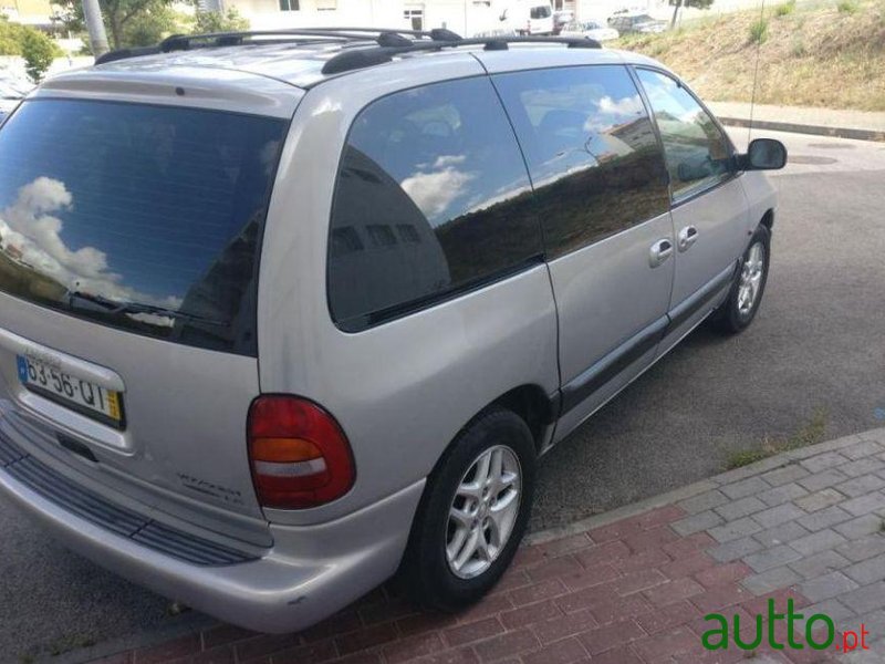 2000' Chrysler Voyager 2.5 Td Le photo #1