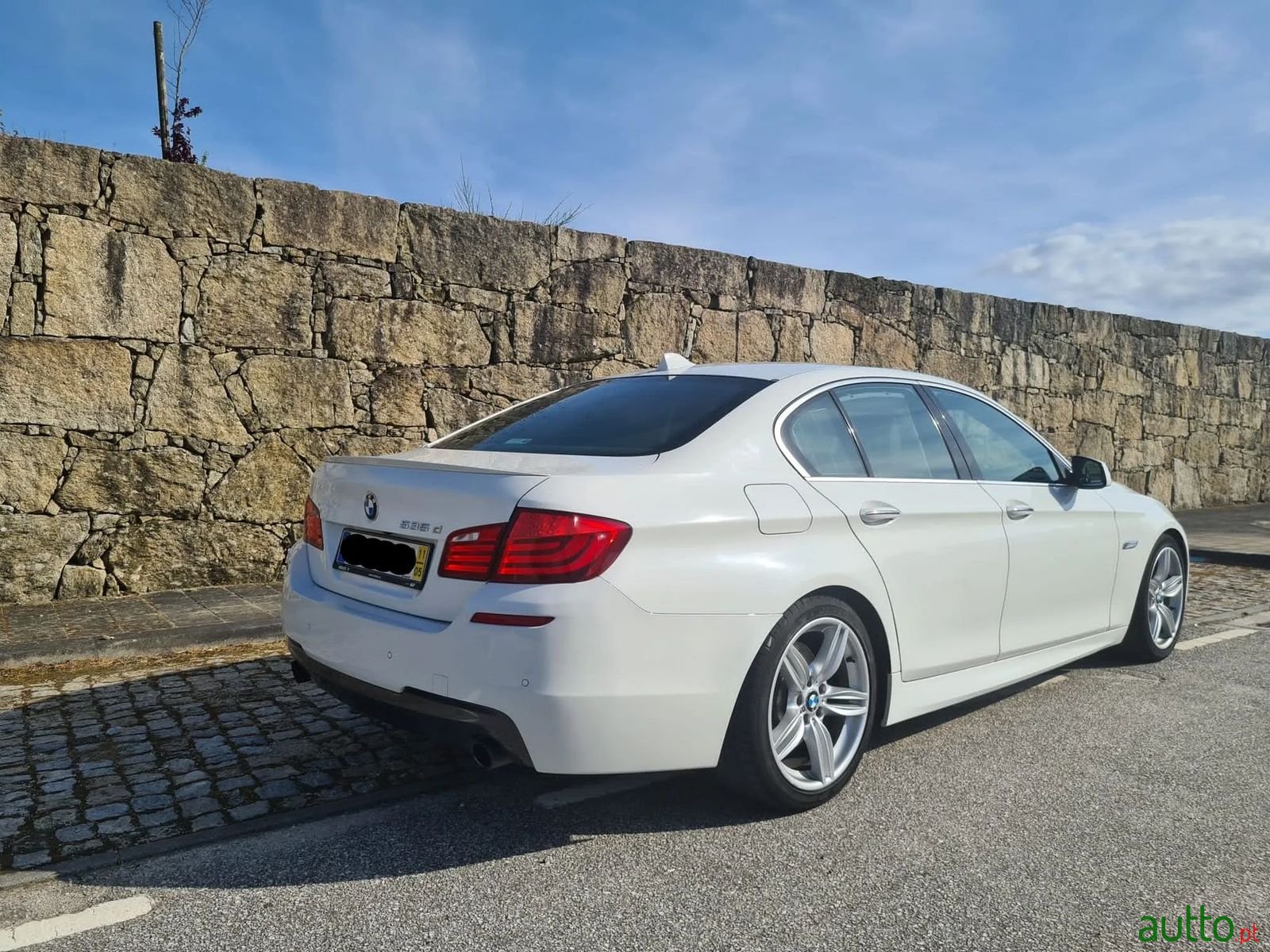 2011' BMW 535 photo #5