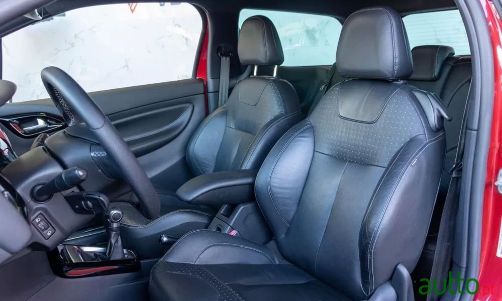 2011' Citroen DS3 1.6 E-Hdi So Chic photo #4