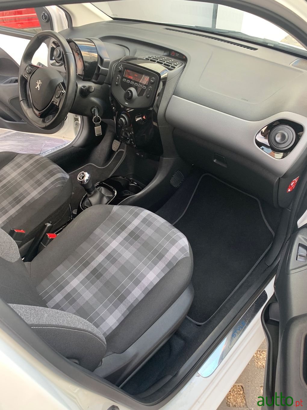 2019' Peugeot 108 photo #6