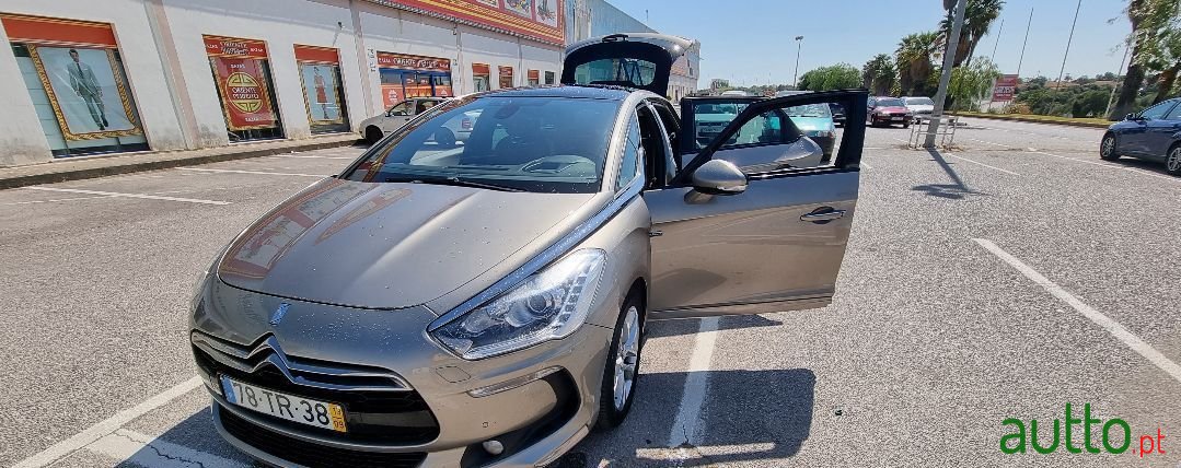 2013' Citroen DS5 photo #4