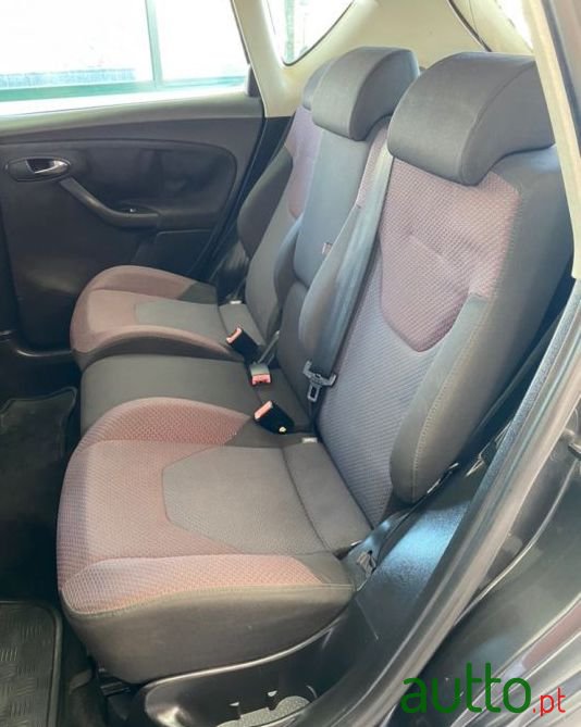 2004' SEAT Altea Sport photo #4