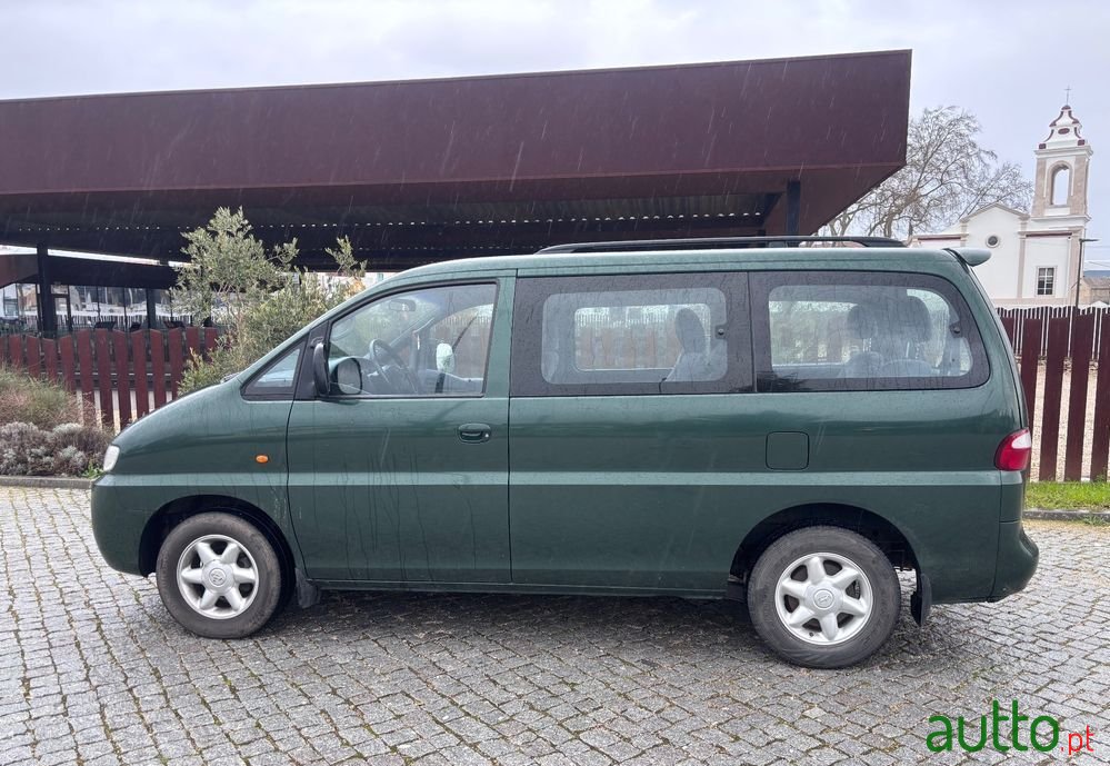 1998' Hyundai H-1 Starex photo #1