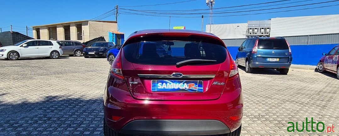 2011' Ford Fiesta photo #4