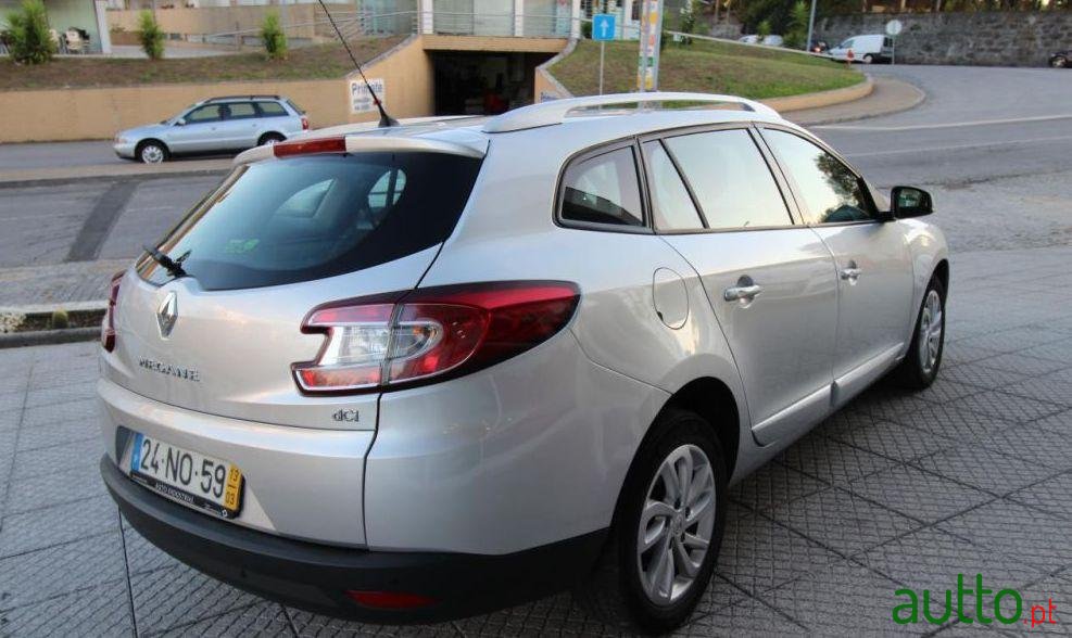 2013' Renault Megane Sport Tourer photo #1