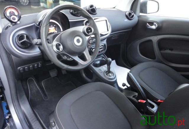 2017' Smart Fortwo photo #6