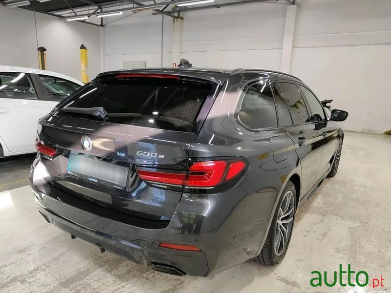 2021' BMW Série 5 E Pack photo #2