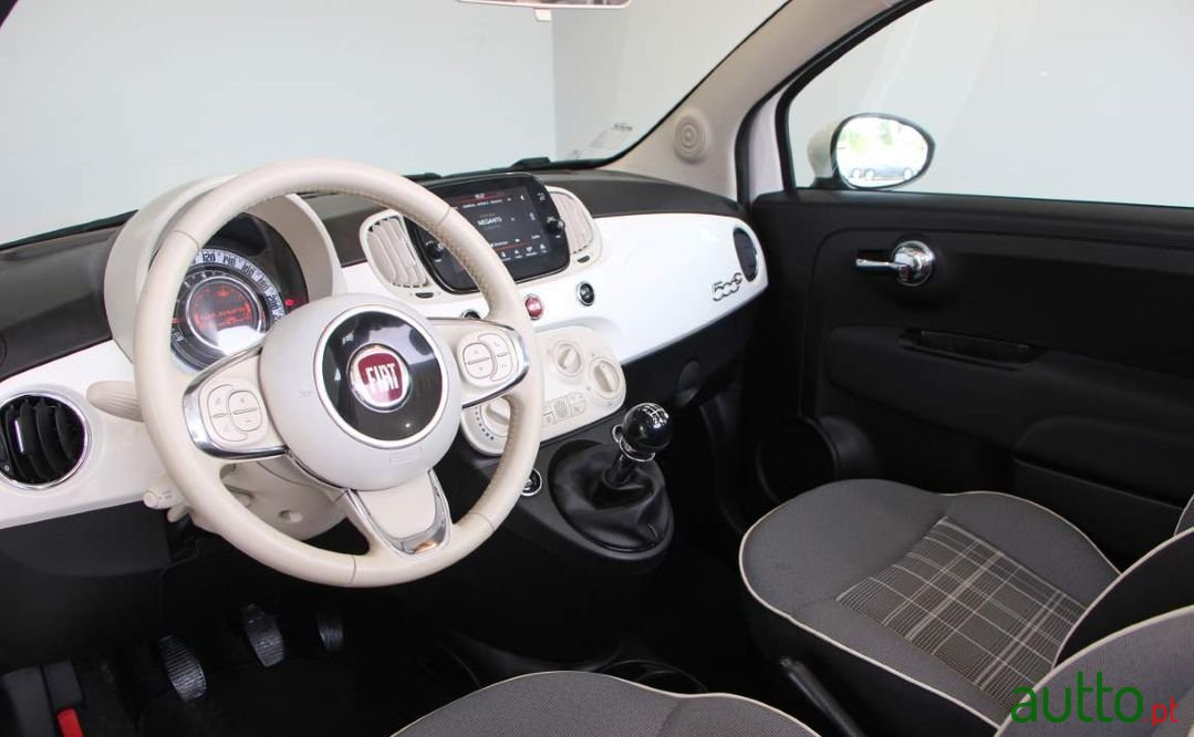 2018' Fiat 500C photo #2