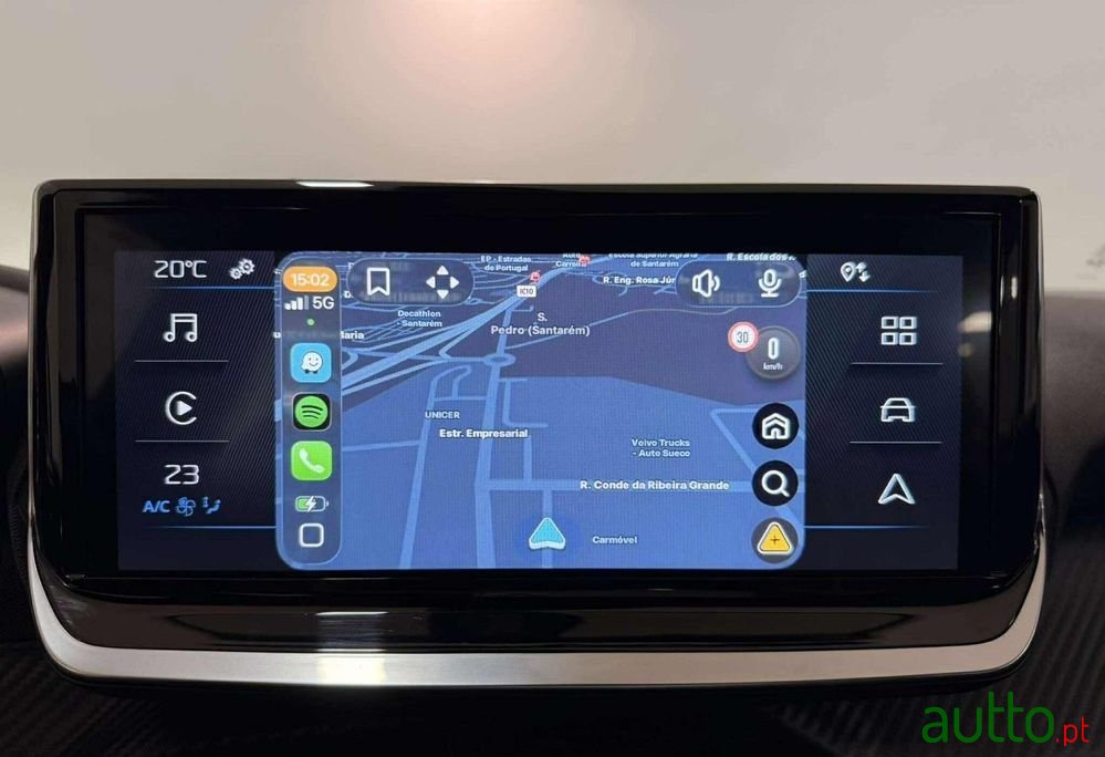 2023' Peugeot 2008 photo #3