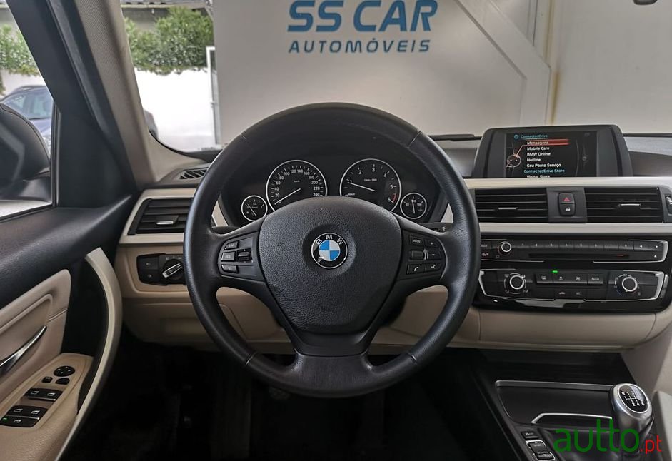 2015' BMW 318 Advantage photo #3