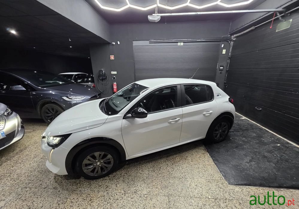 2023' Peugeot e-208 Active Pack photo #2