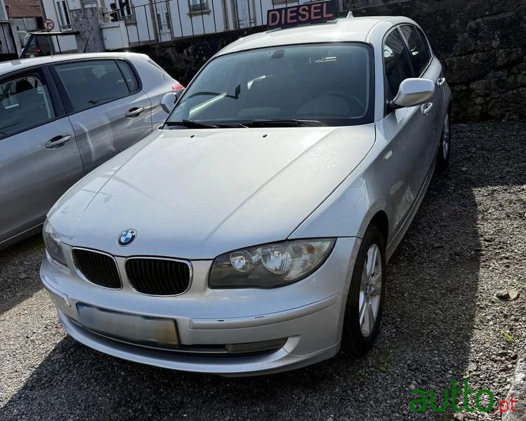 2010' BMW Série 1 D photo #4