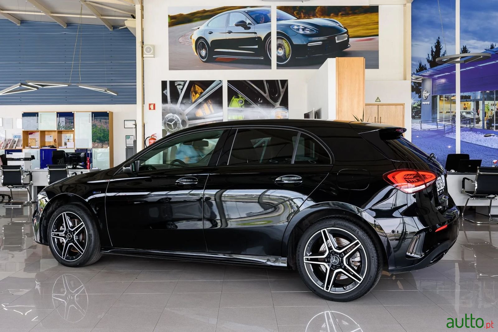 2020' Mercedes-Benz A-250 photo #3