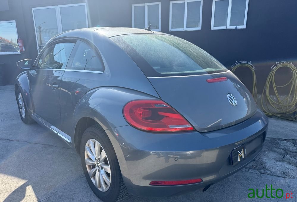 2014' Volkswagen New Beetle 1.6 Tdi Design photo #3