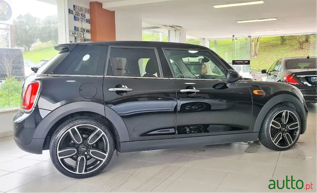 2018' MINI Cooper photo #6