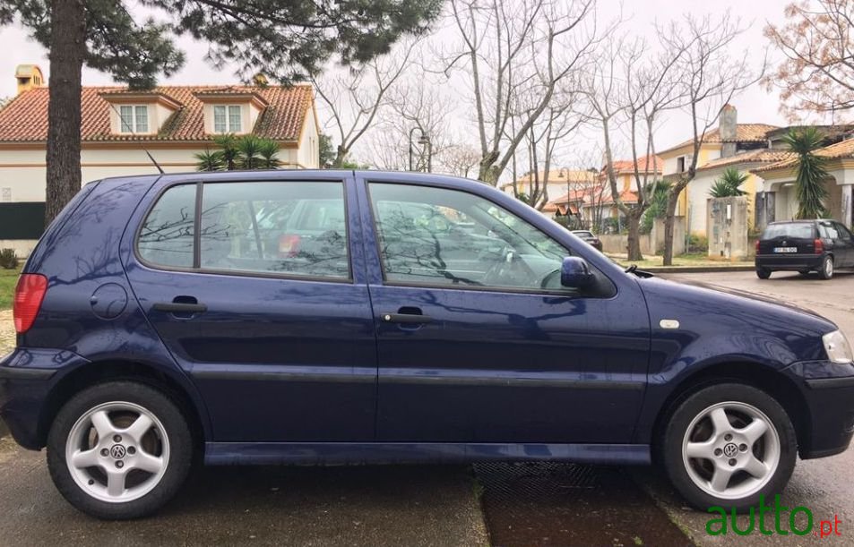 2001' Volkswagen Polo photo #3